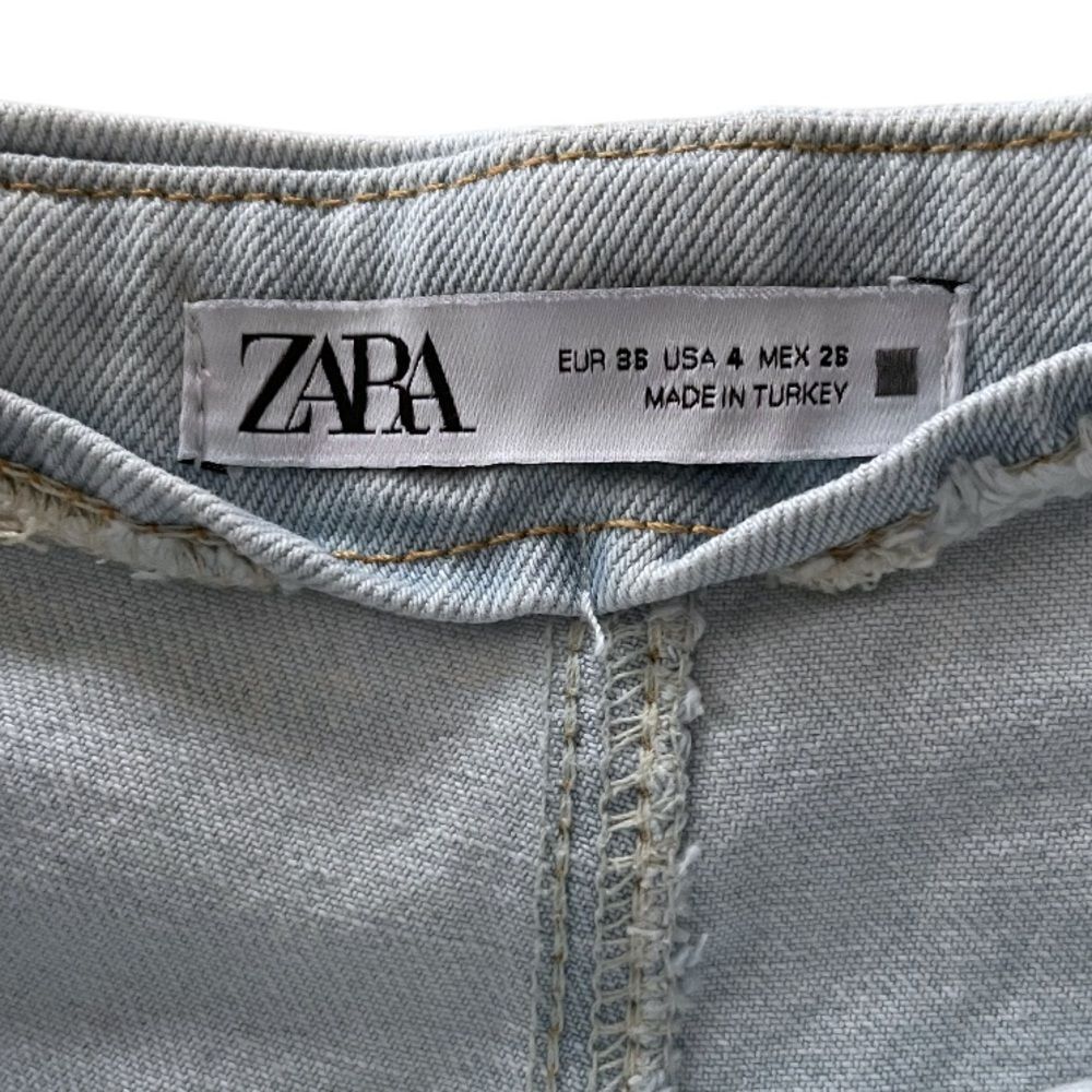 Zara Hi Rise Wide Leg Jeans - Picture 5 of 5